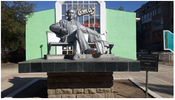 М.Әуезов ескерткіші